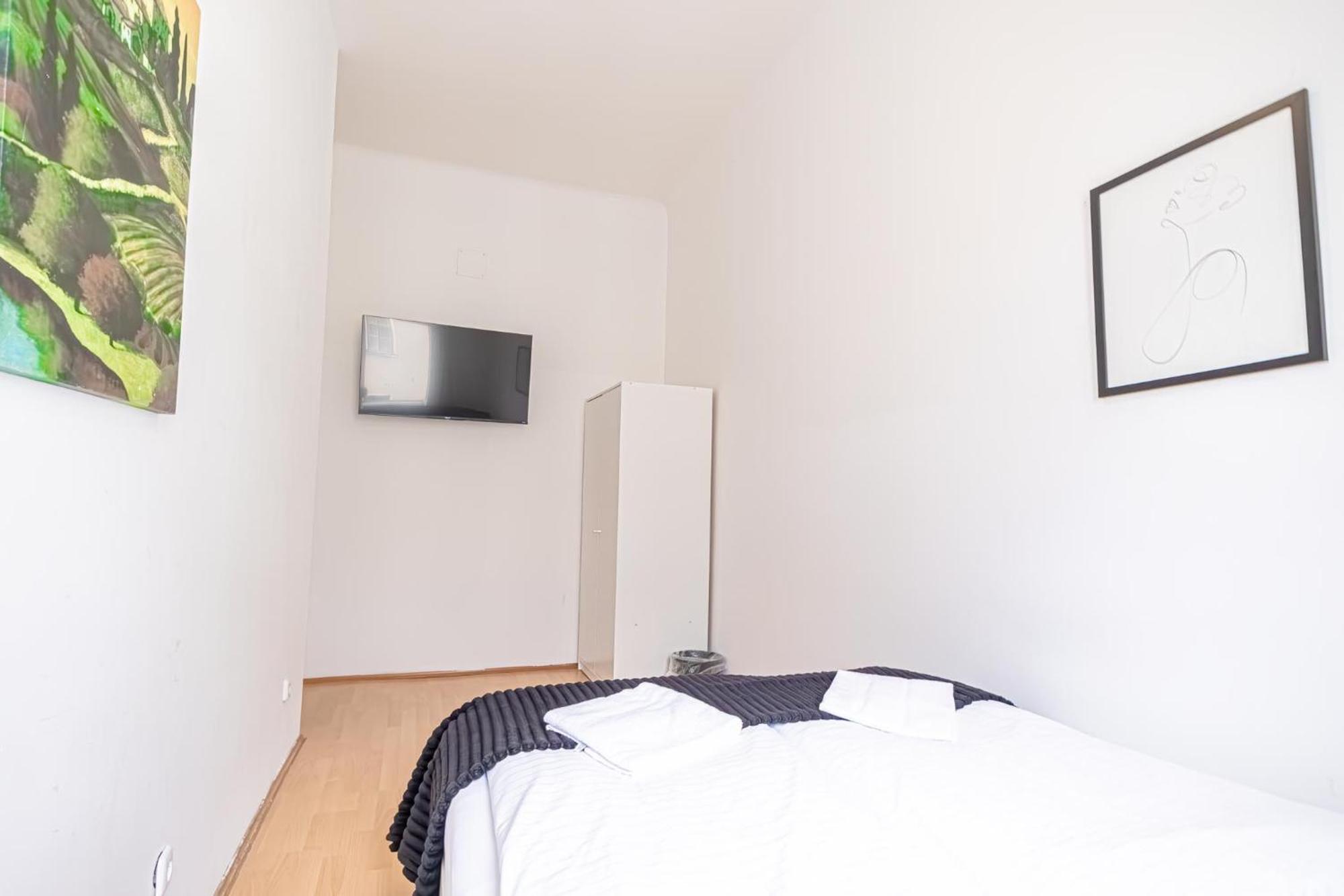 Sweet 3Br Shared Apt Near Wiener Stadthalle & Central Viena Exterior foto