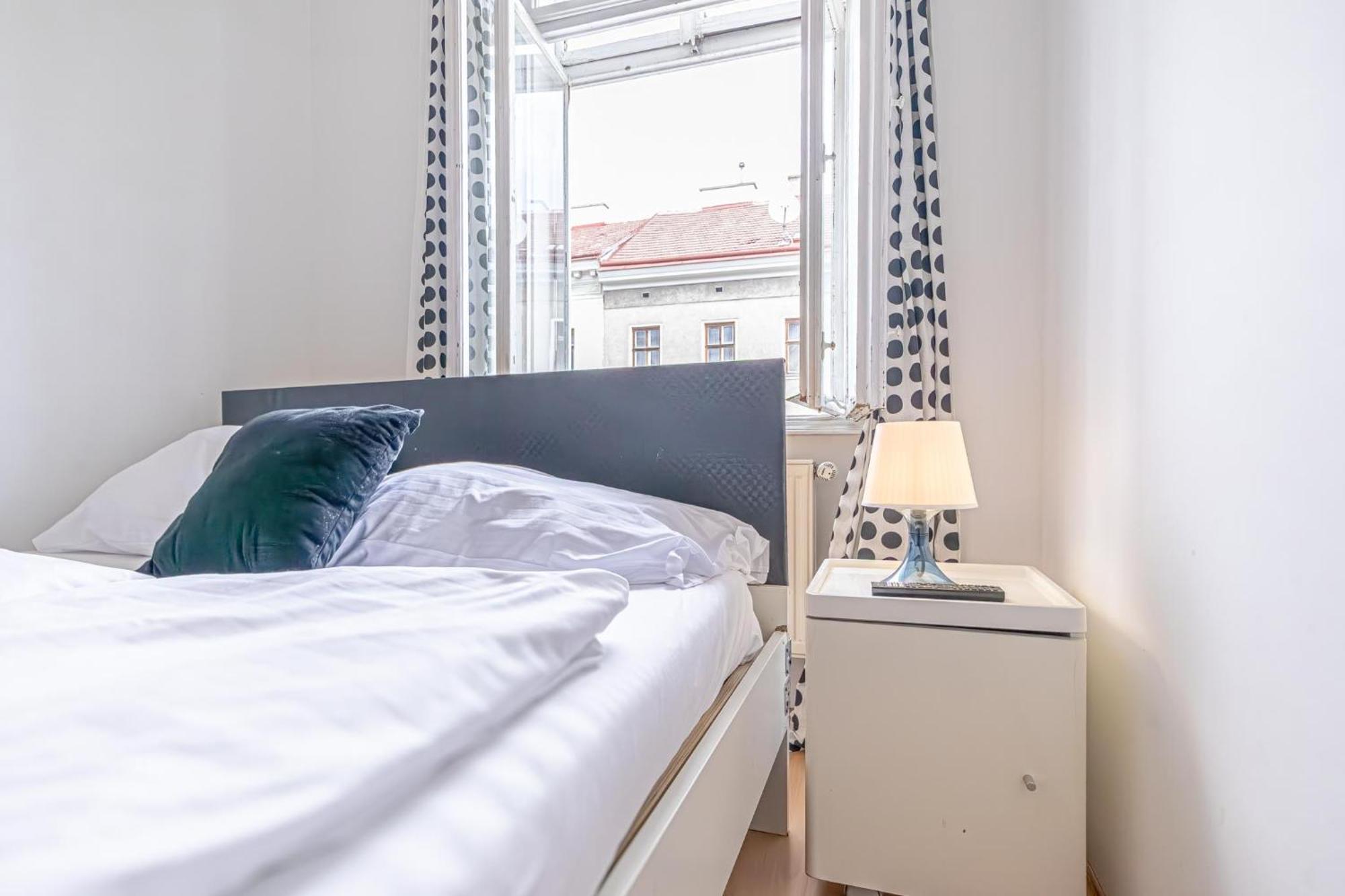 Sweet 3Br Shared Apt Near Wiener Stadthalle & Central Viena Exterior foto