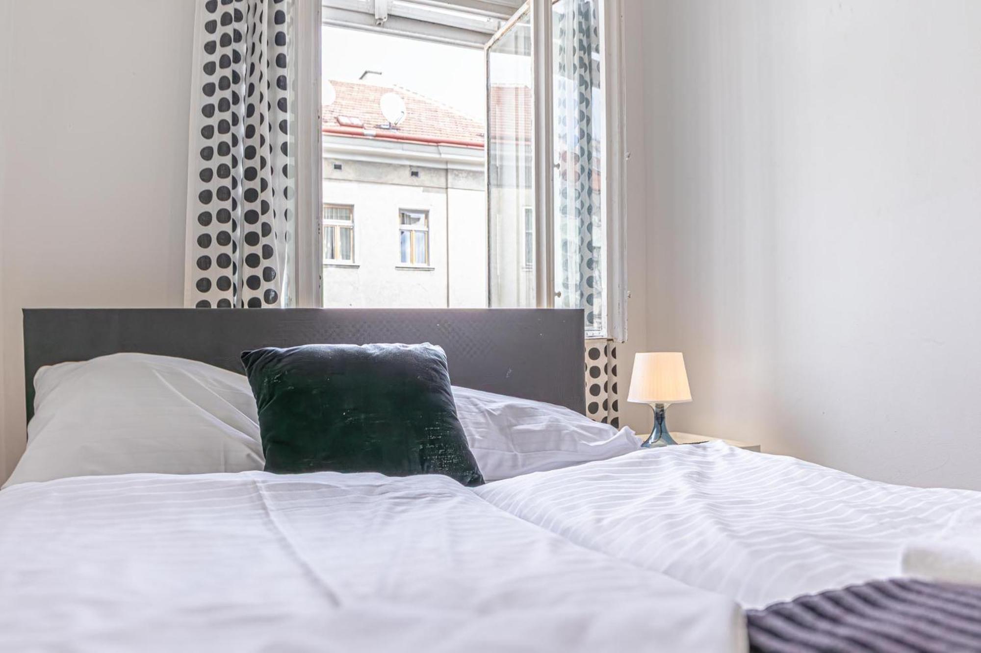 Sweet 3Br Shared Apt Near Wiener Stadthalle & Central Viena Exterior foto